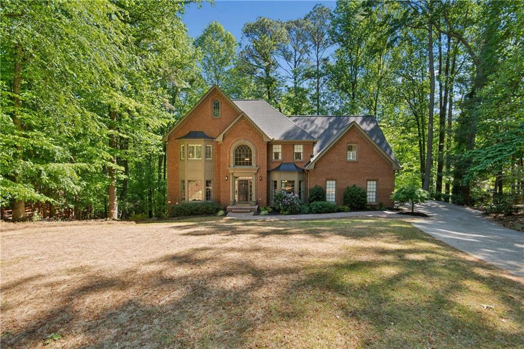 5385 Laithbank Ln., Alpharetta, GA 30022