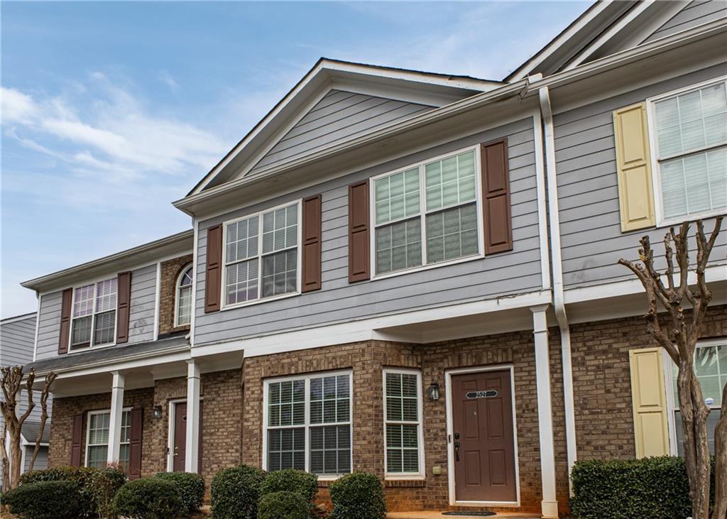 2527 Walden Lake Dr., Decatur, GA 30035