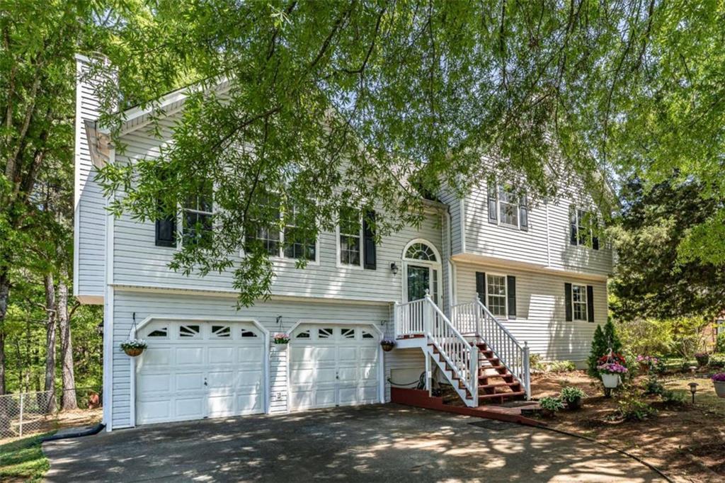 13 Greystone Ln., Cartersville, GA 30121