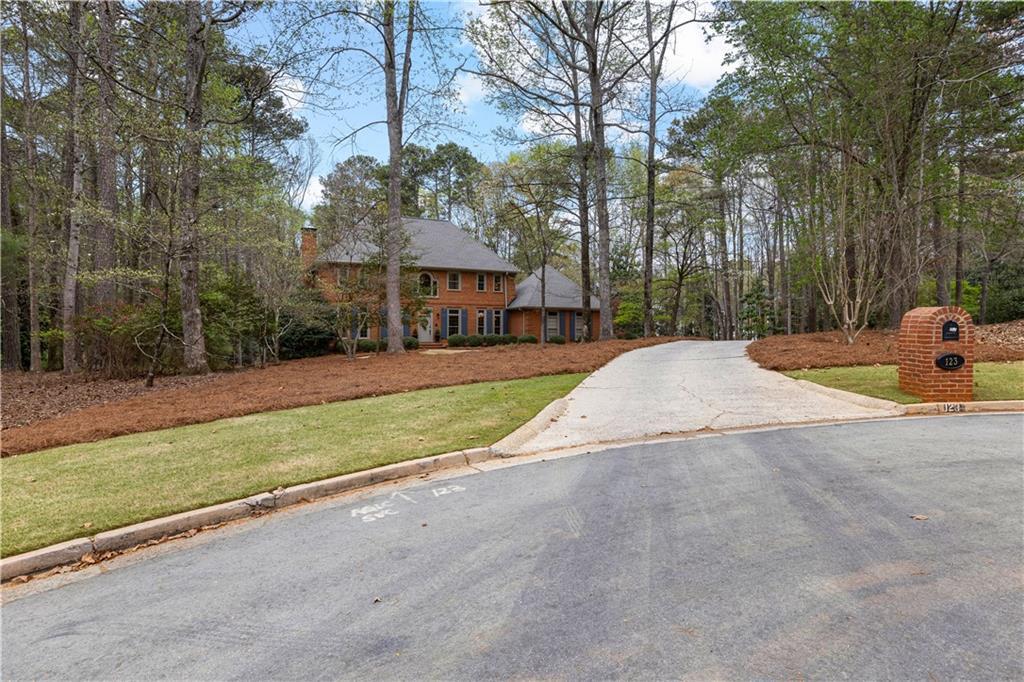 123 Stonington Dr., Peachtree City, GA 30269