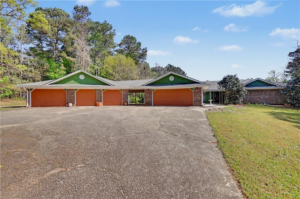 3154 Spring Lake Dr., Conyers, GA 30013