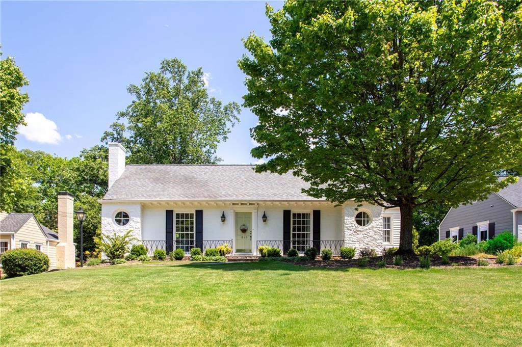 1825 Greystone Rd., Atlanta, GA 30318