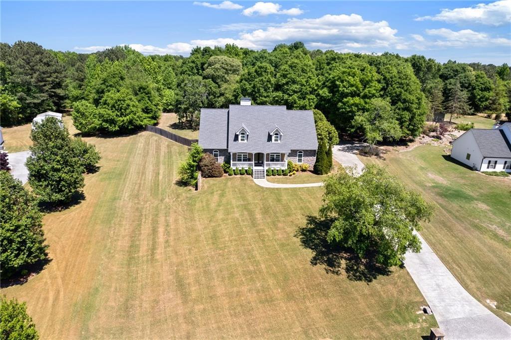 2169 NE Indian Shoals Dr., Loganville, GA 30052