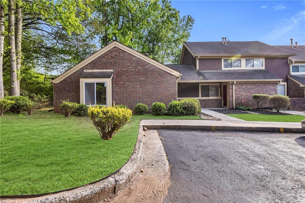 72 Country Place Ct., Alpharetta, GA 30005