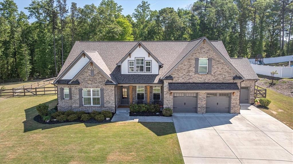 1607 Muscadine Dr., Hoschton, GA 30548