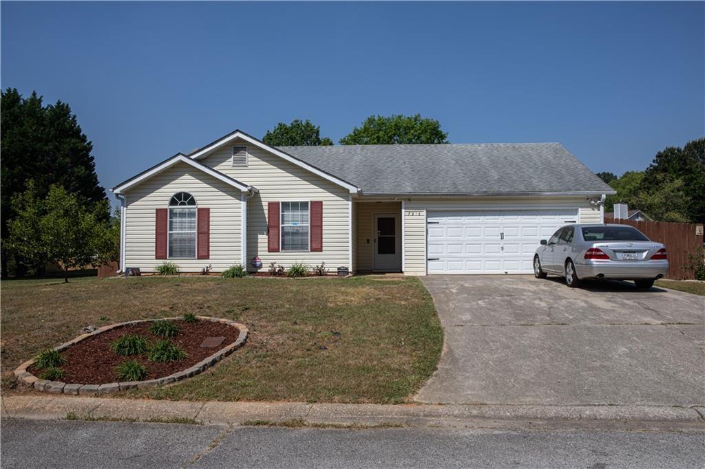 7216 New Dale Rd., Rex, GA 30273