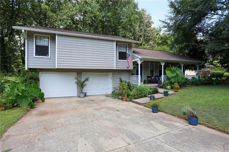 419 Creekside Ln., Woodstock, GA 30188