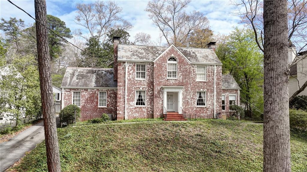 3031 W Pine Valley Rd., Atlanta, GA 30305