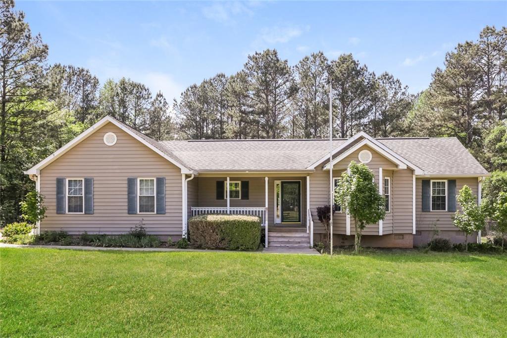 701 Derek Pl., Locust Grove, GA 30248
