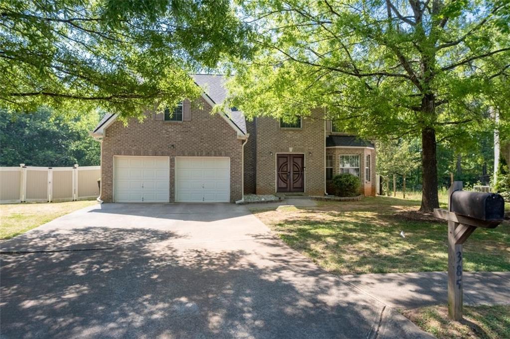 385 Kentwood Springs Dr., Hampton, GA 30228
