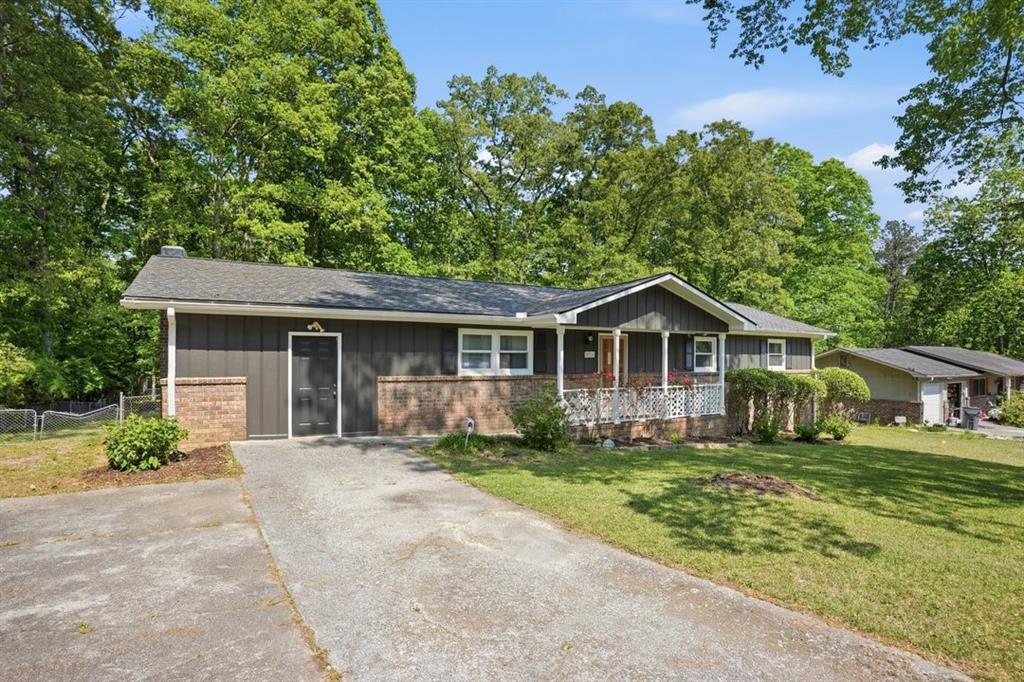 2934 Bicentennial Dr., Stone Mountain, GA 30087