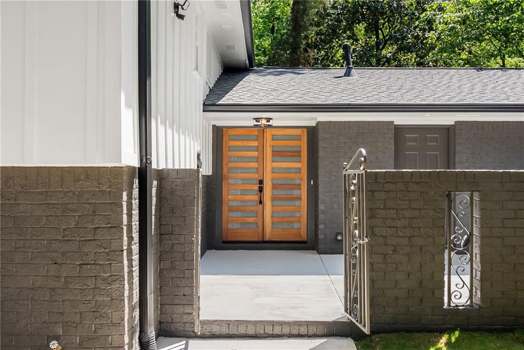 1299 Seven Springs Cir., Marietta, GA 30068