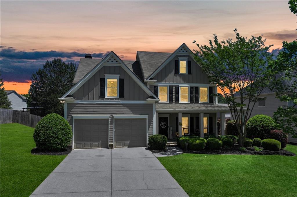 125 Fallen Oak Dr., Dallas, GA 30132