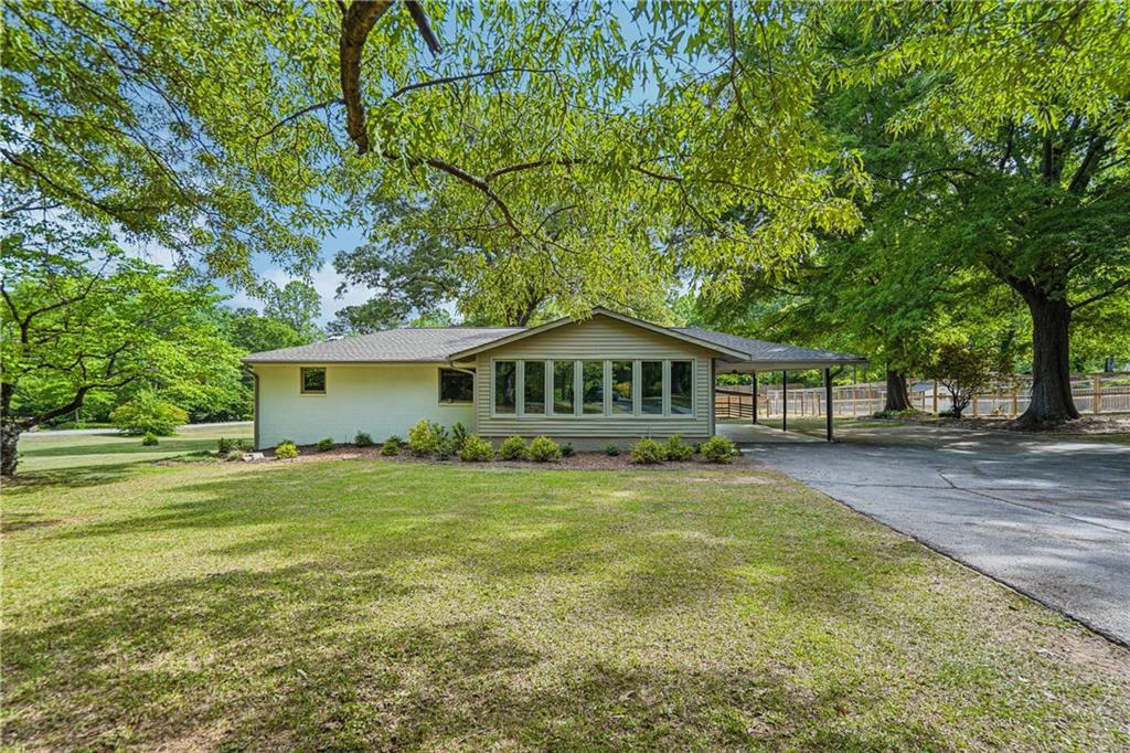 1679 Seayes Rd., Mableton, GA 30126