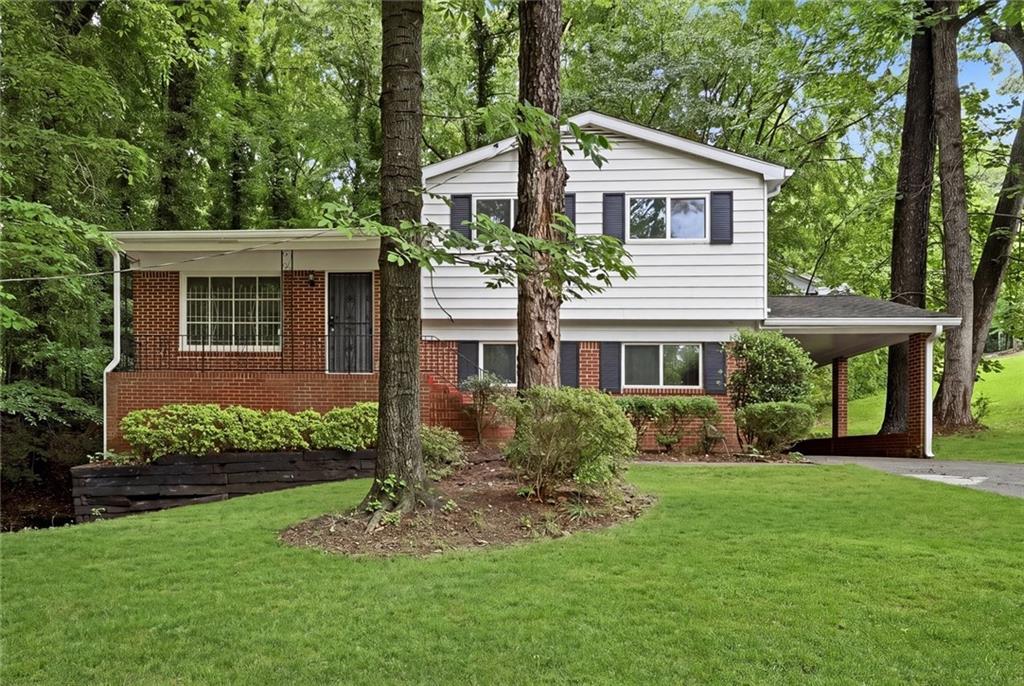 799 Kings Grant Dr., Atlanta, GA 30318
