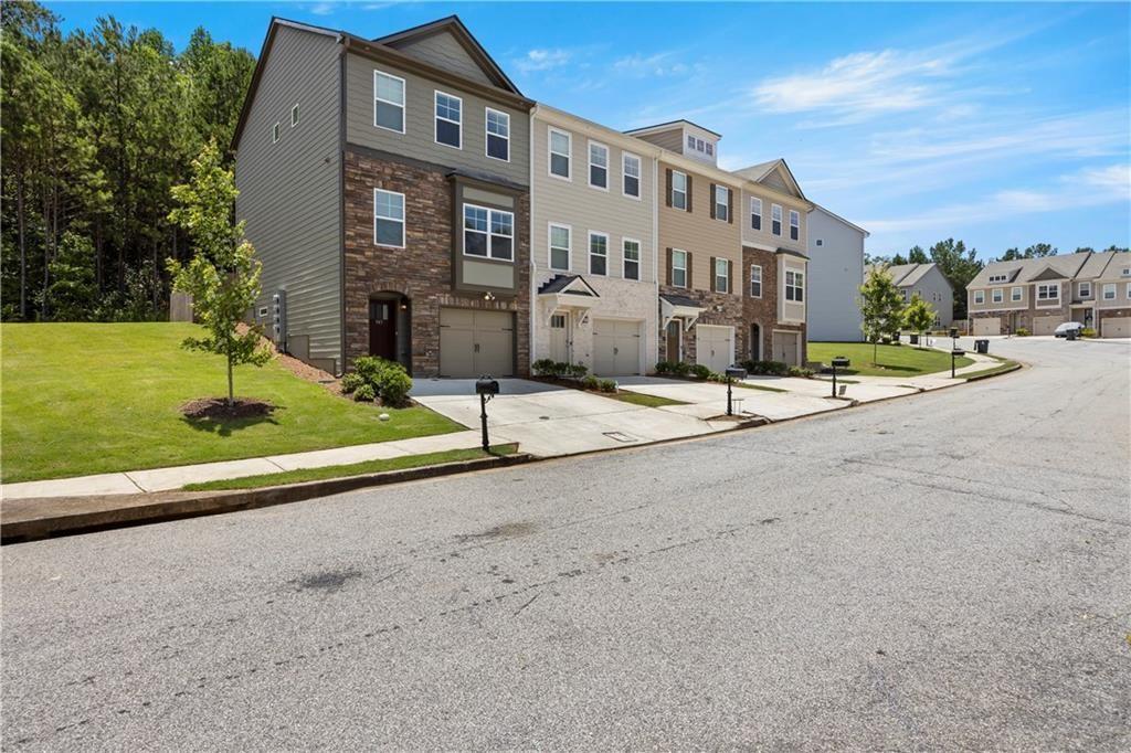 945 Belfry Ter., Fairburn, GA 30213