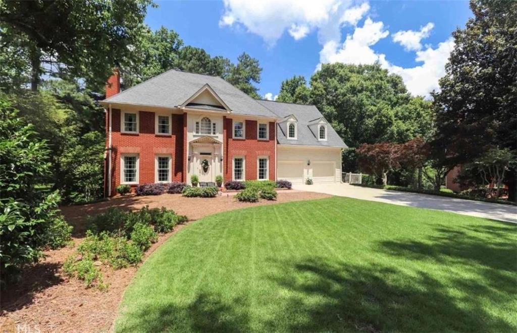 130 Winterthur Ct., Fayetteville, GA 30214