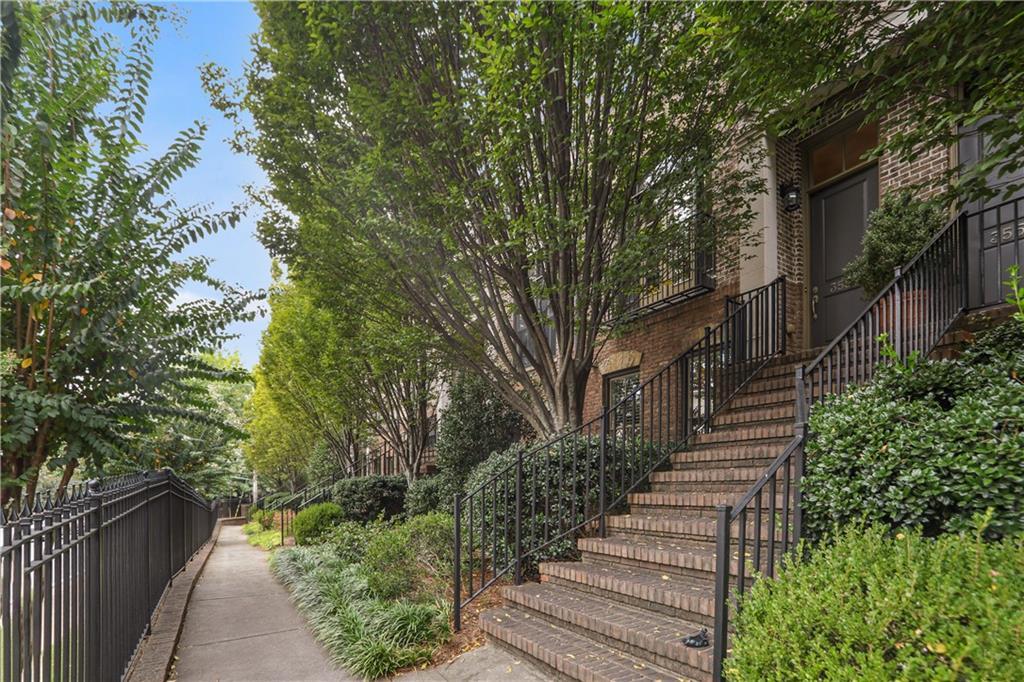 3552 Roswell Rd., Atlanta, GA 30305