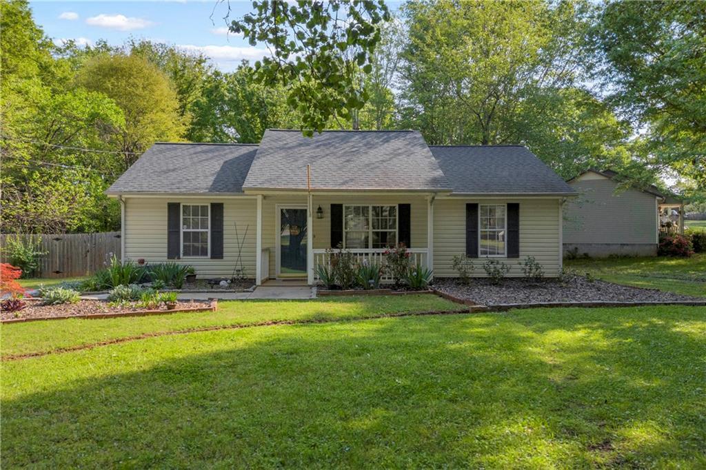 40 Mimosa Dr., Winder, GA 30680