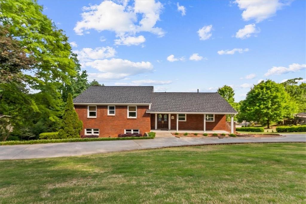 206 Victory Dr., Calhoun, GA 30701