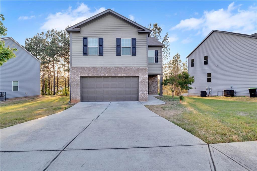 418 Lake Ridge Ln., Fairburn, GA 30213