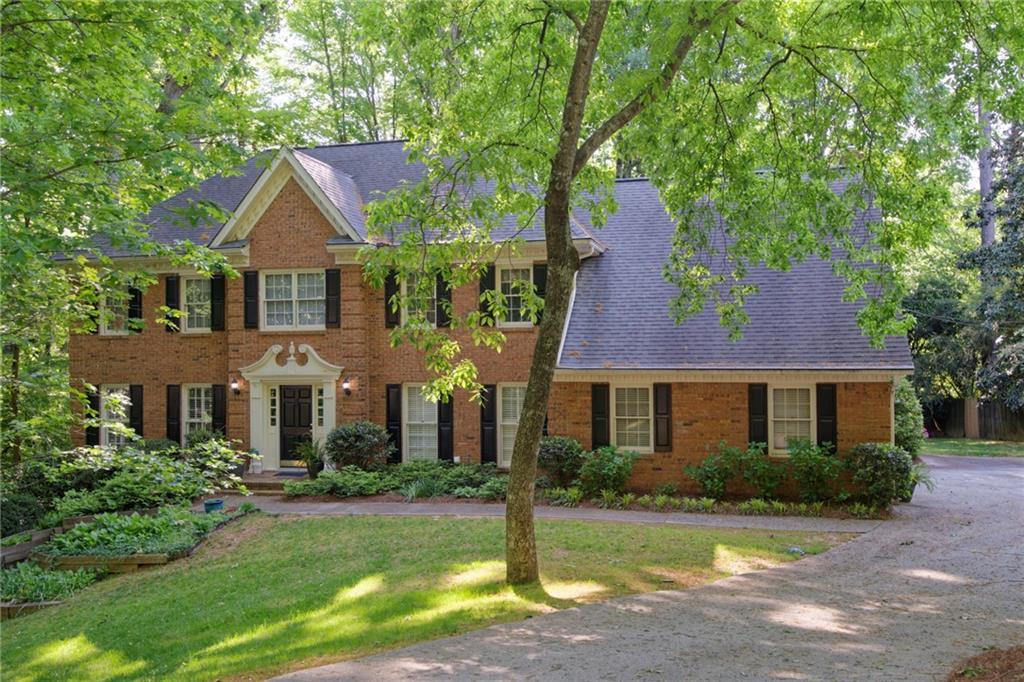 555 Spindlewick Dr., Atlanta, GA 30350