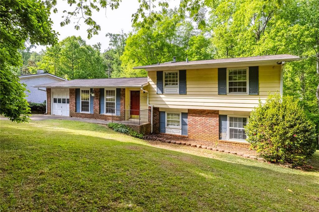 1569 Bubbling Creek Rd., Brookhaven, GA 30319