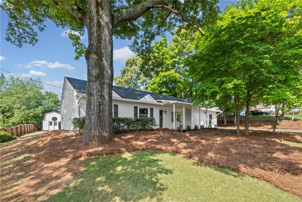 213 Colemans Bluff Dr., Woodstock, GA 30188