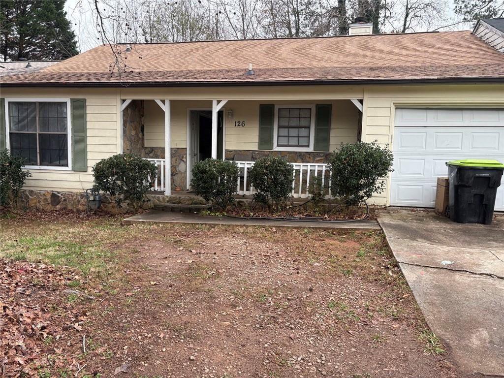 126 Oak Cir., Stockbridge, GA 30281