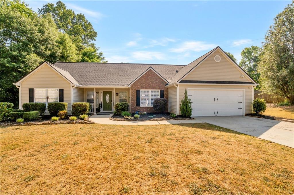 312 Rockingham Dr., Loganville, GA 30052