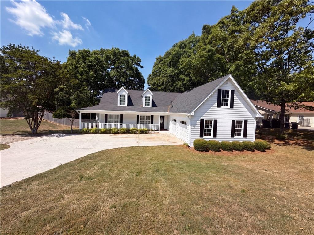 520 Fawn Ln., Loganville, GA 30052