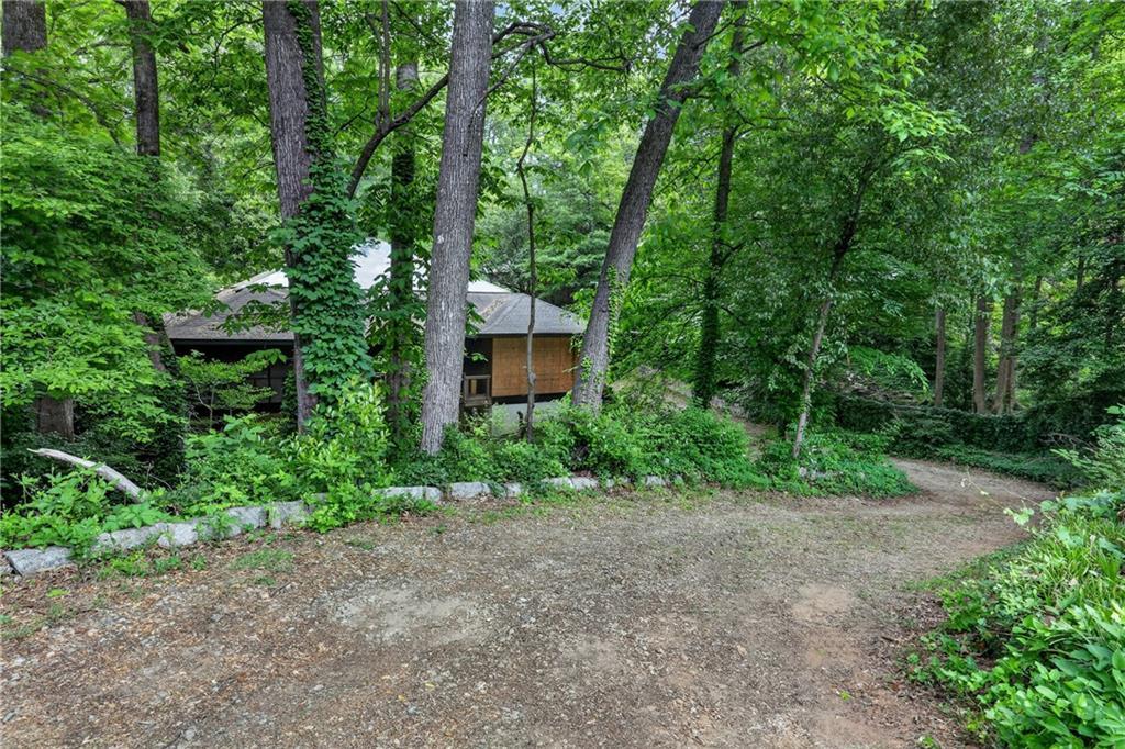 4015 Mcclatchey Cir., Atlanta, GA 30342