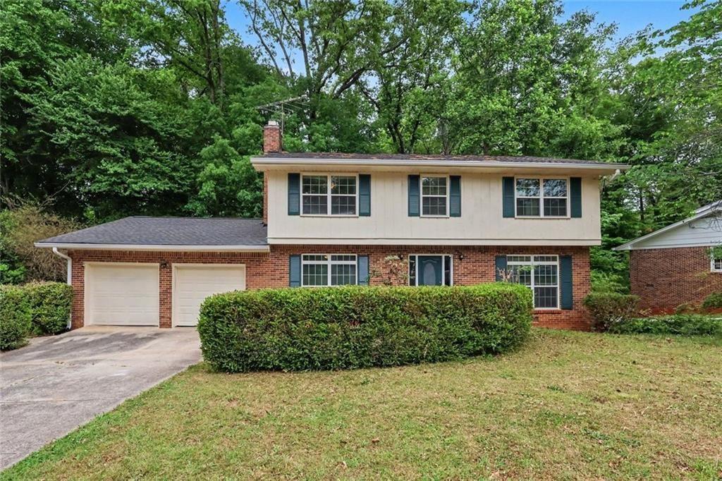 968 Abingdon Ct., Stone Mountain, GA 30083