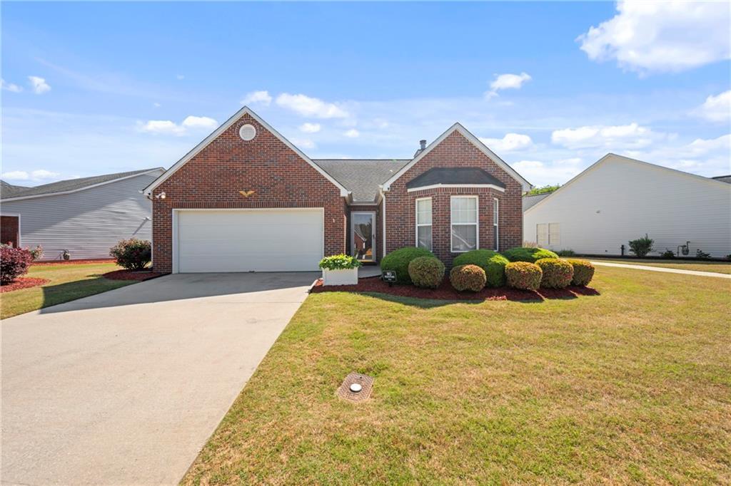 740 Jacoby Dr., Loganville, GA 30052