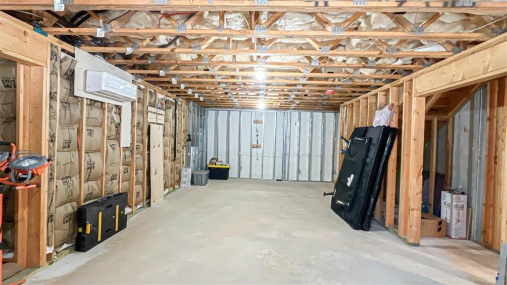 3835 Hawk Tail Dr., Loganville, GA 30052
