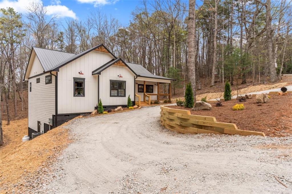 64 Nickel Ln., Ellijay, GA 30540