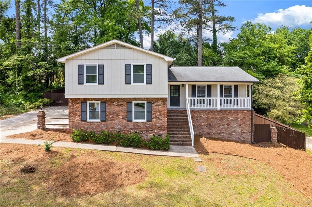 942 Hearthstone Dr., Stone Mountain, GA 30083