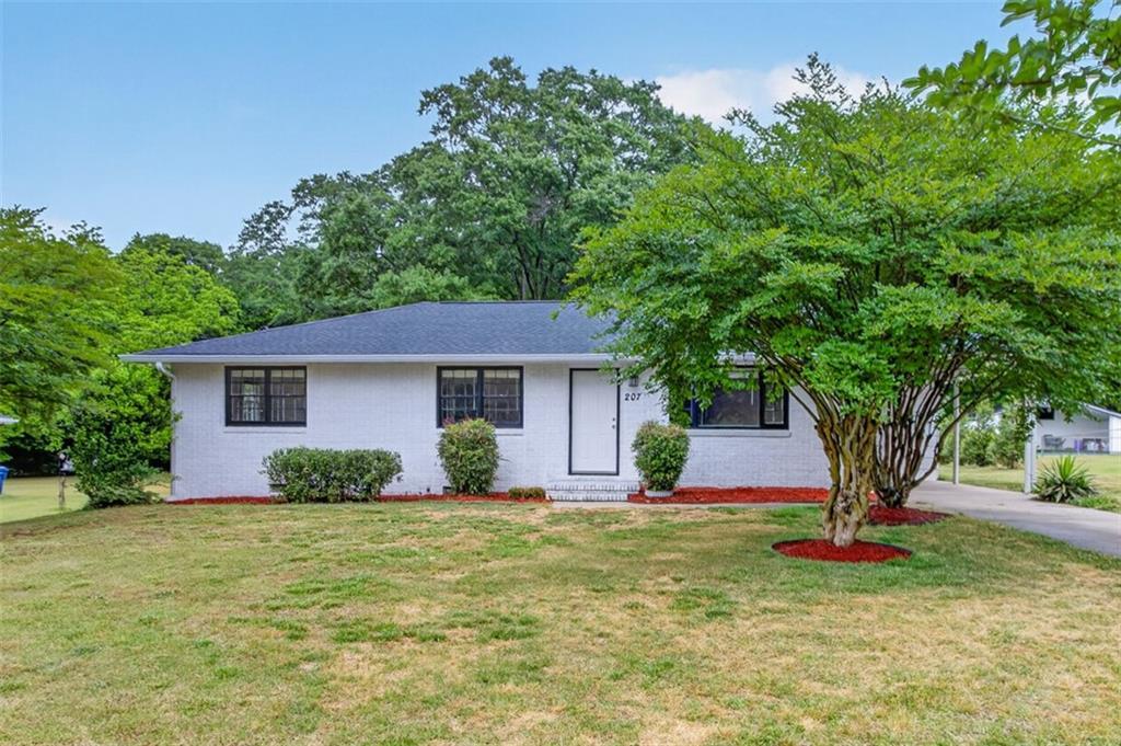 207 Buena Vista St., Winder, GA 30680