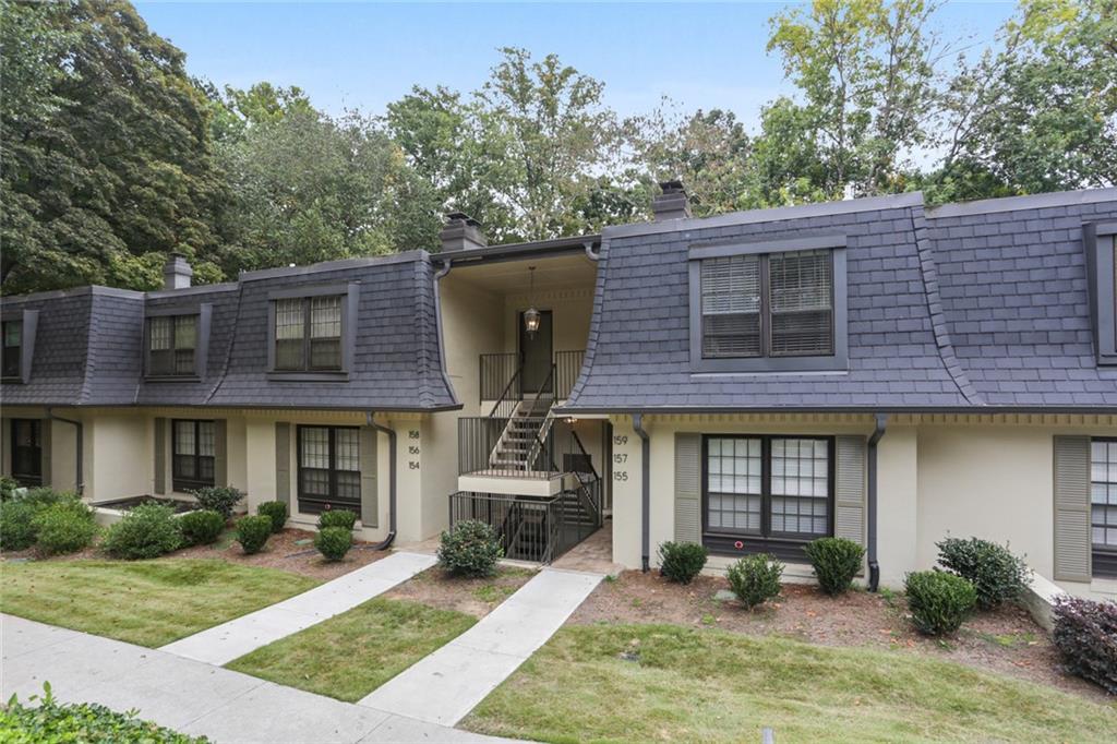 158 Maribeau Sq., Atlanta, GA 30327
