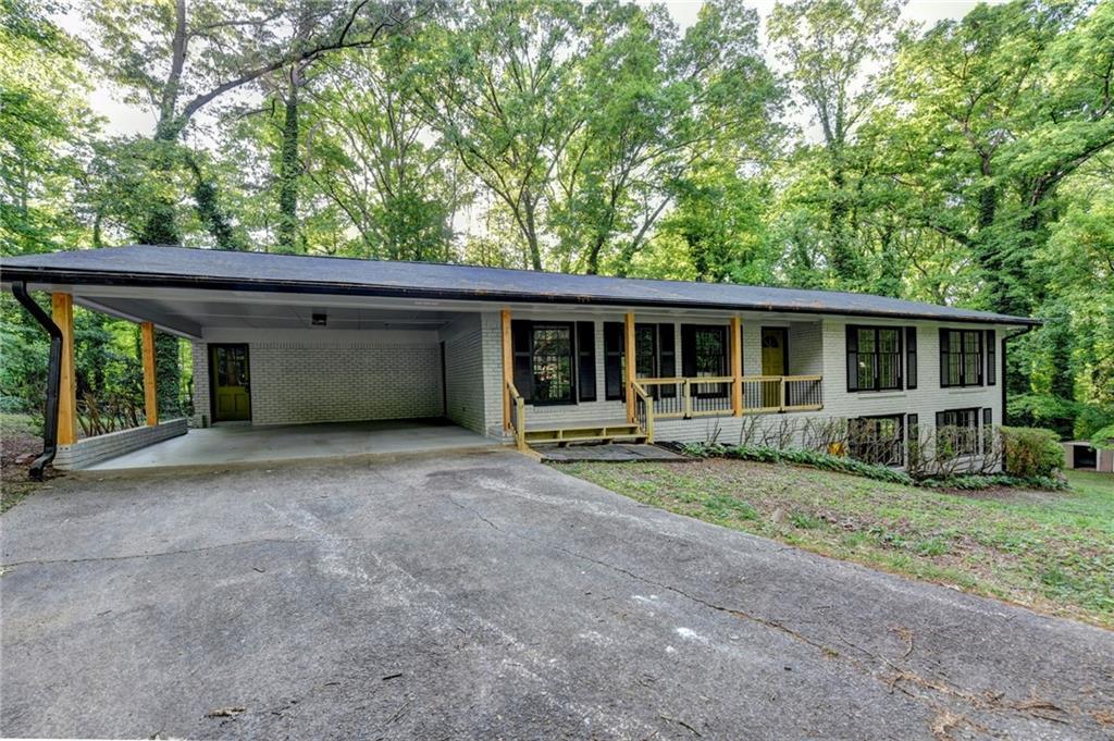 1300 Lavista Dr., Mableton, GA 30126