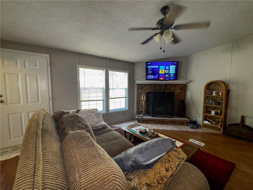212 Hightower St., Acworth, GA 30102