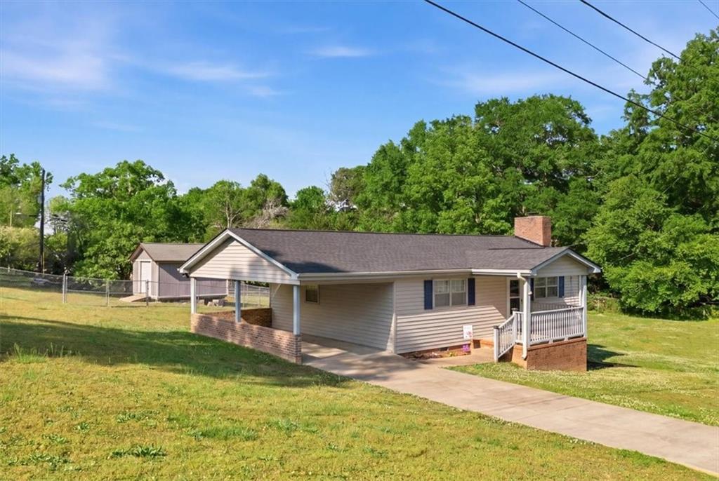 395 Dewberry Ln., Lindale, GA 30147