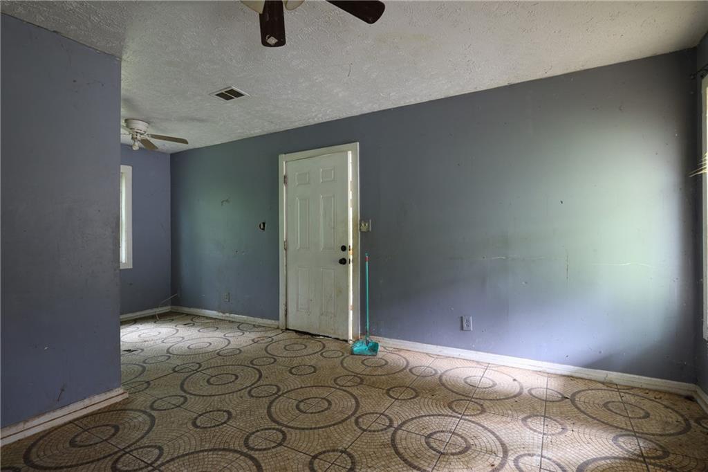 6096 Blackhawk Tr., Mableton, GA 30126