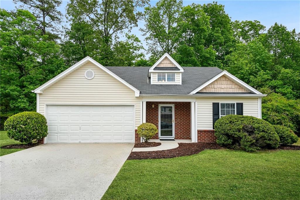 6753 Merrywood Dr., Fairburn, GA 30213