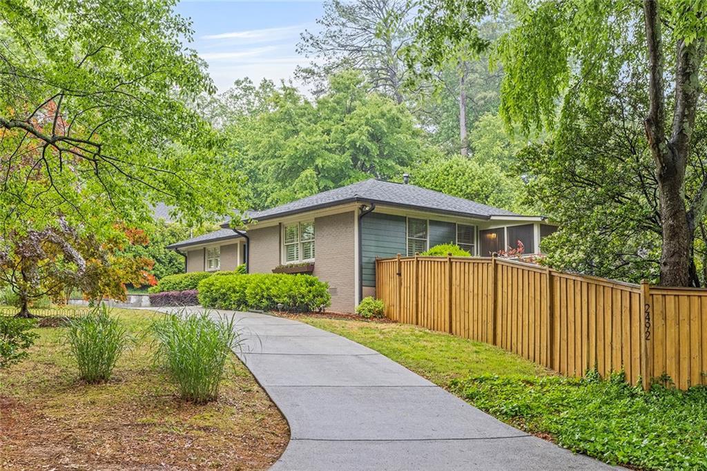 2492 Parkdale Pl., Atlanta, GA 30305