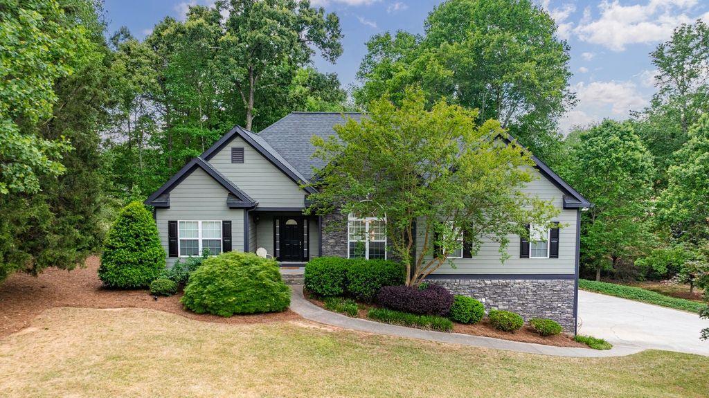 8225 Mossybrook Ln., Douglasville, GA 30135