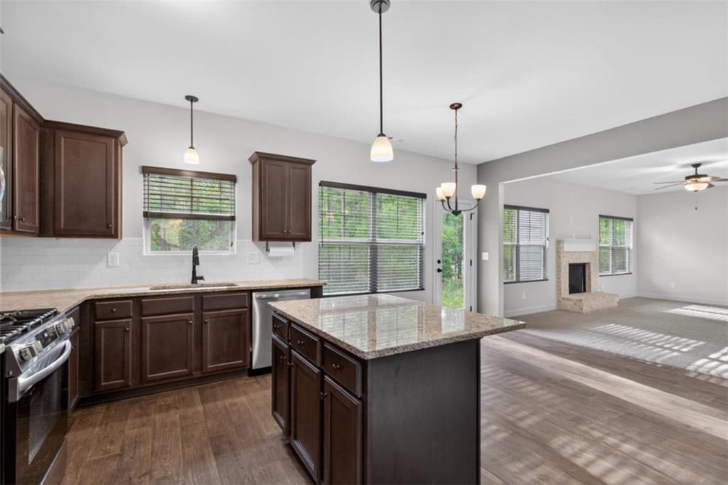 1180 Awenasa Dr., Villa Rica, GA 30180