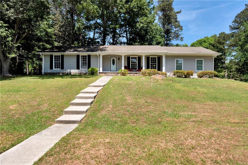 1847 Oak Ridge Ln., Lawrenceville, GA 30044