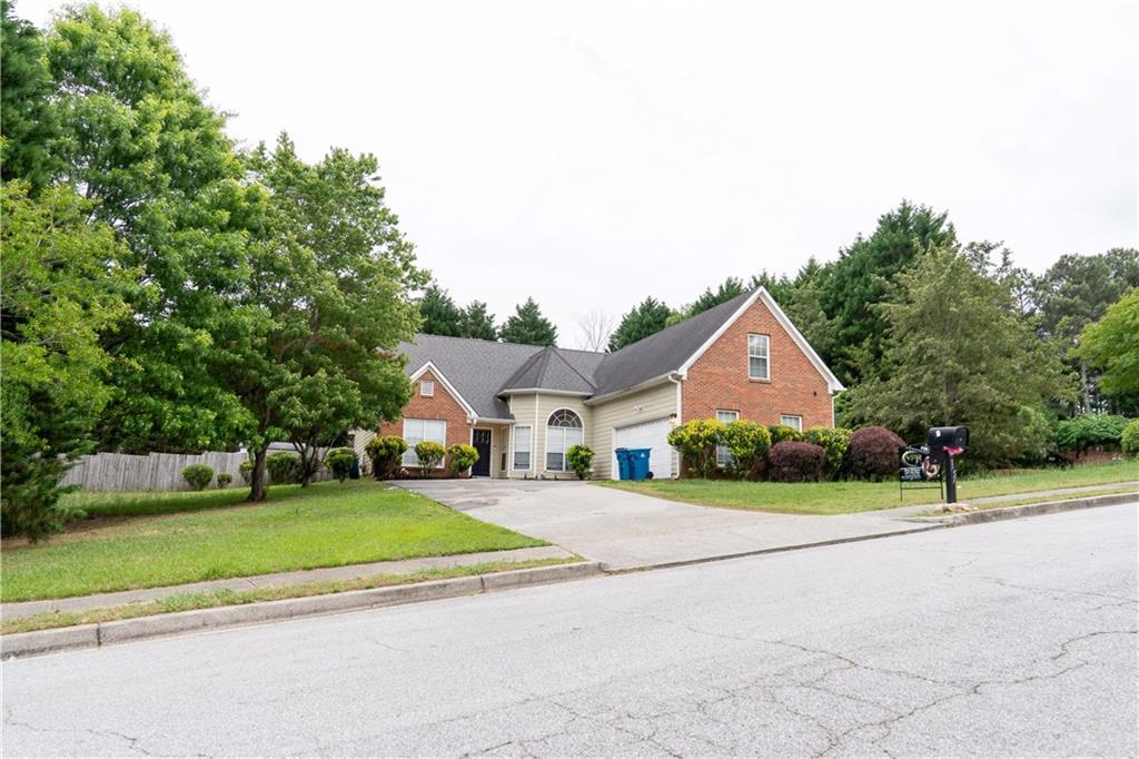 1516 Armende Ln., Dacula, GA 30019