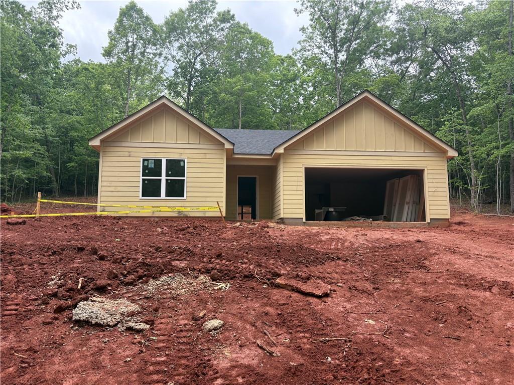299 Shore Crest Dr., Martin, GA 30557
